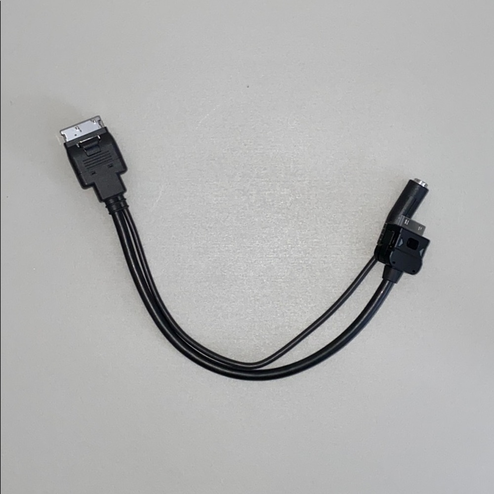 Mercedes Benz 30 pin/aux interface